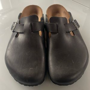 Birkenstock Boston Clogs black leather